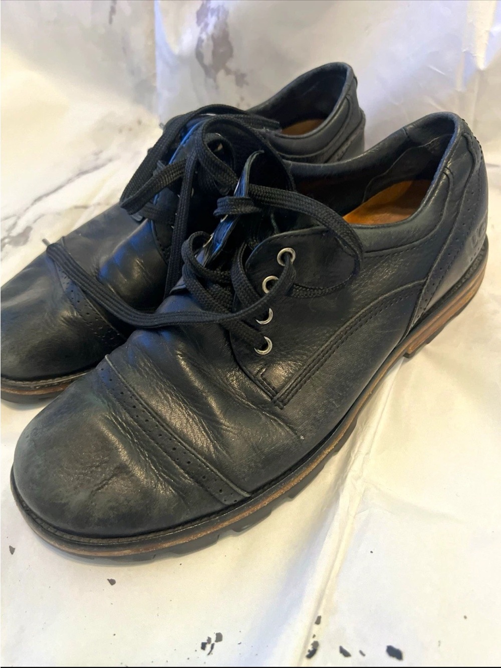 UGG Black Leather Lace-Up Derby Shoes
